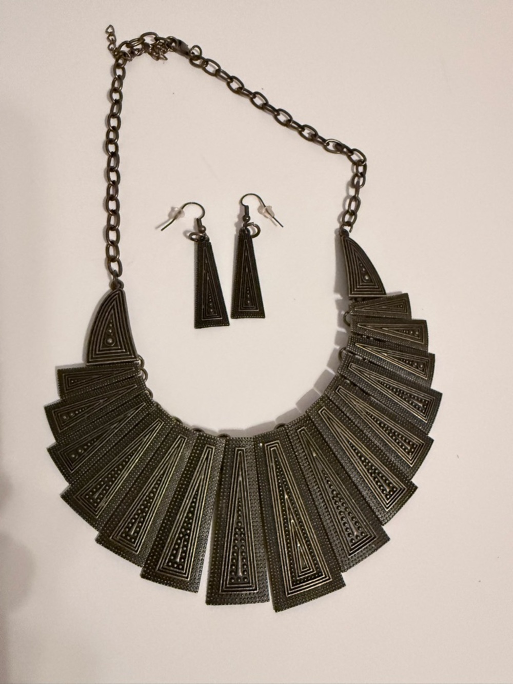 Vintage-Inspired Gunmetal Statement Bib Necklace & Earring Set